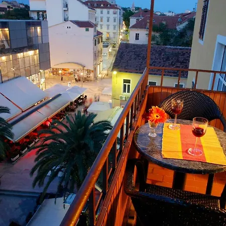 Lovely Marmont With Balconies In The Heart Of Split