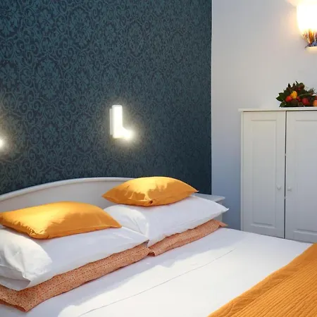 Lovely Marmont With Balconies In The Heart Of