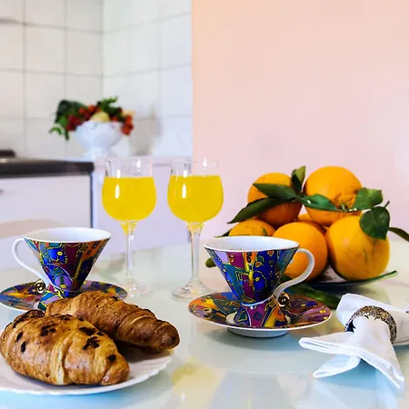 Lovely Marmont With Balconies In The Heart Of Apartmán *