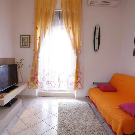 شقة Lovely Marmont With Balconies In The Heart Of سبليت