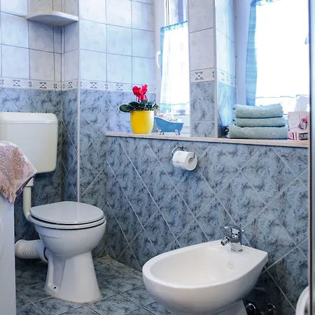 Apartmán Lovely Marmont With Balconies In The Heart Of *