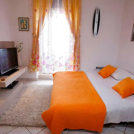 Lovely Marmont With Balconies In The Heart Of