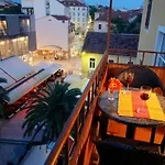 Lovely Marmont With Balconies In The Heart Of Split